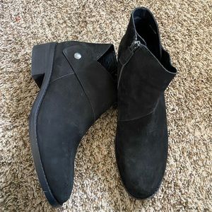 Eileen Fisher Billie Tumbled Nubuck Bootie (8)